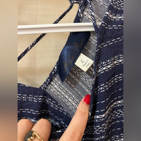 ⚫️ BOGO Blue Rain Navy Striped Women's Top with Fringe Details Size Small - Picture 4 of 9